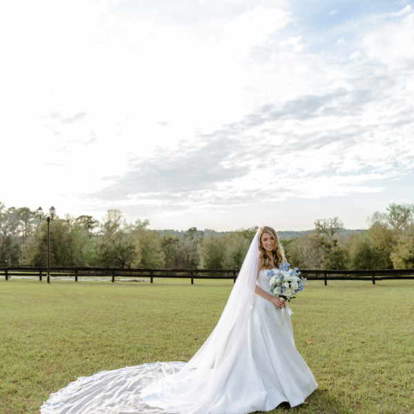la hacienda snow hill bride portrait outdoor wedding photography