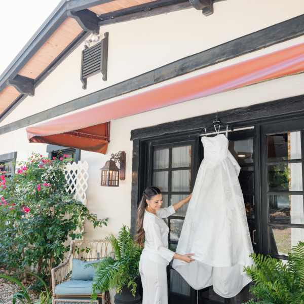 la hacienda snow hill bride wedding dress spanish venue preparation