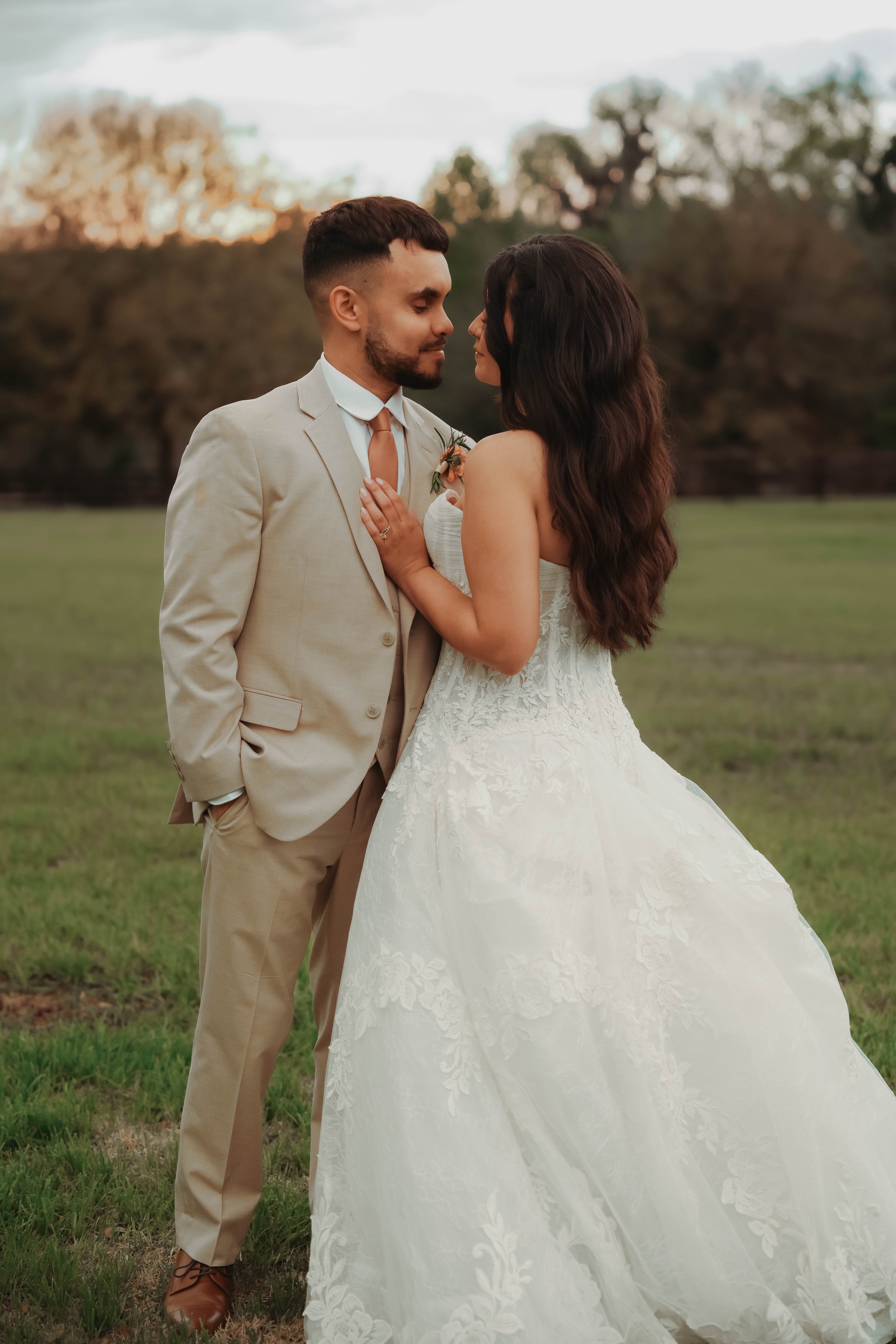 la hacienda snow hill spring colors romantic sunset portrait of couple - Vibrant Spring Weddings: The Must See Trend at La Hacienda On Snow Hill la hacienda snow hill spring colors romantic sunset portrait of couple